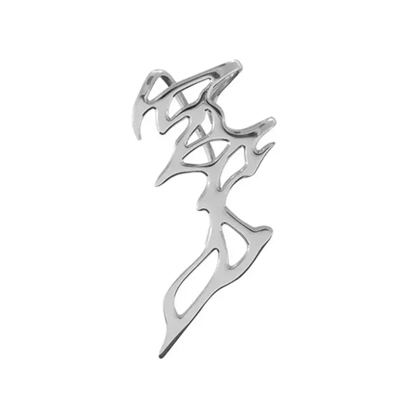 Pendiente protector de orejas de plata líquida