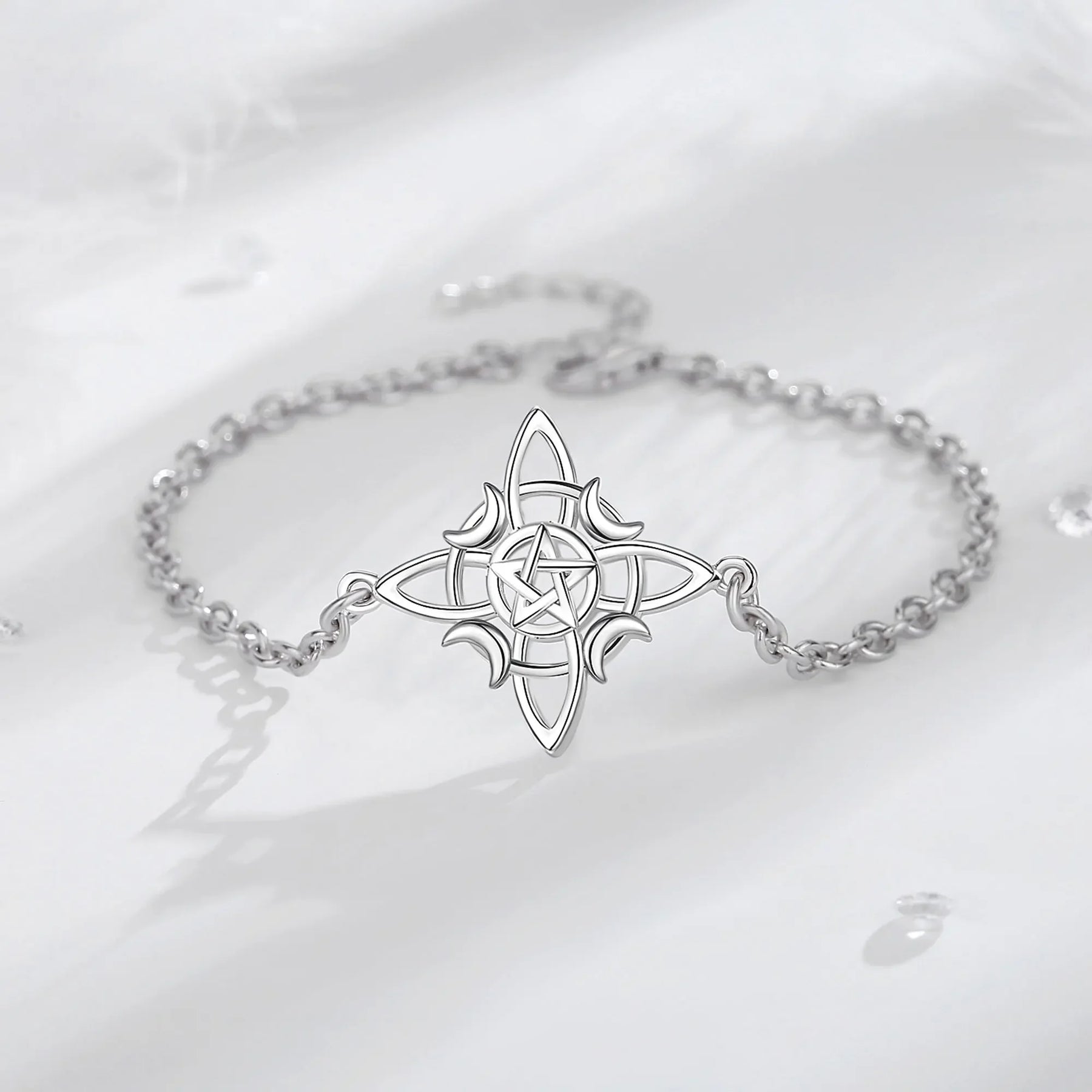 Pulsera ajustable con nudo Wicca en plata 925