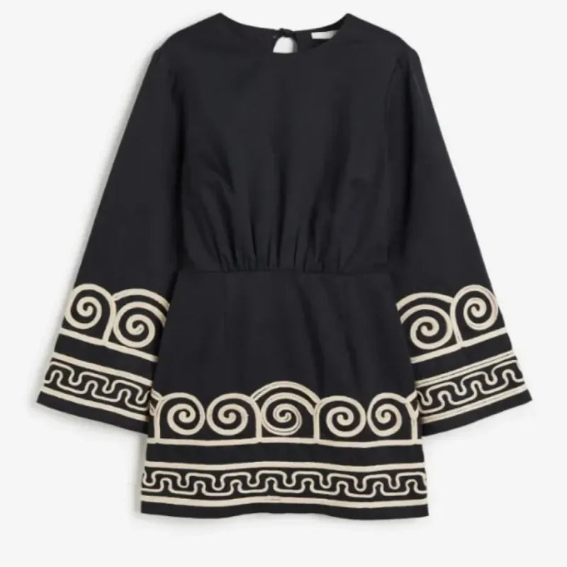 Vestido Adella – Estilo marcante e confortável