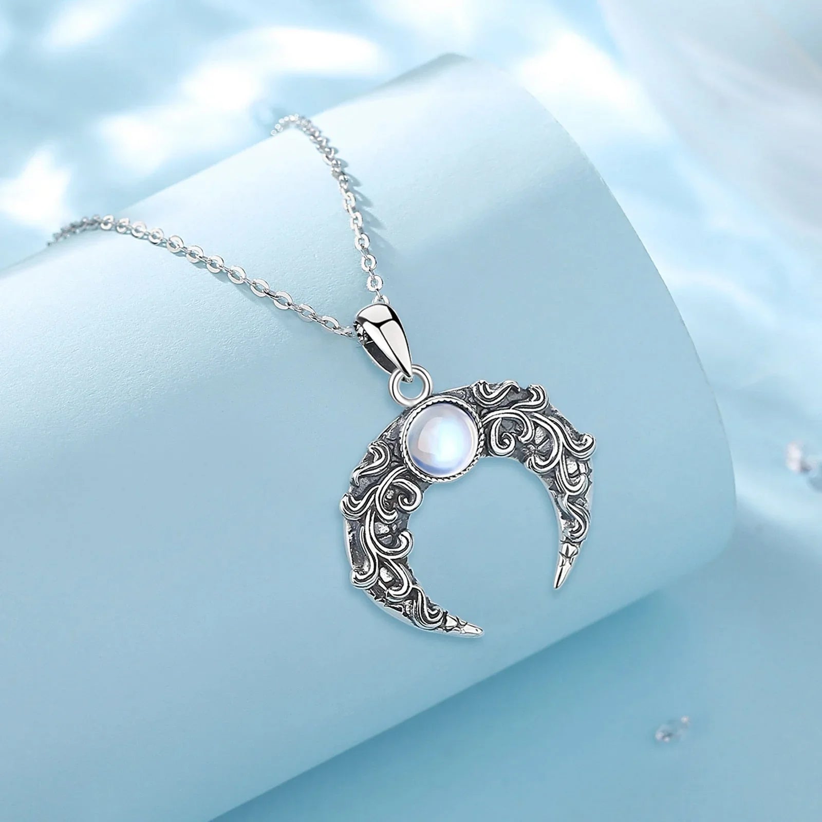 Collar Luna Mística con Piedra Lunar en Plata de Ley 925