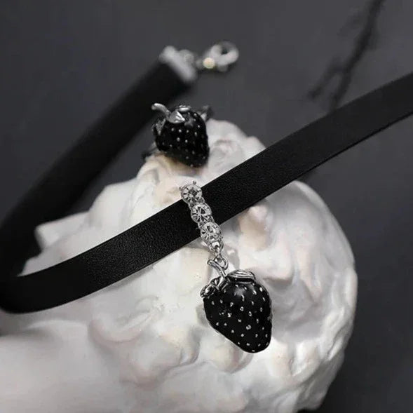 Gargantilla de tarta de fresa negra