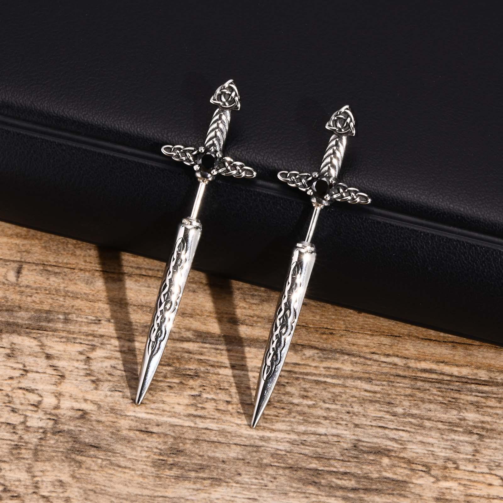 Par de pendientes de espada de acero inoxidable