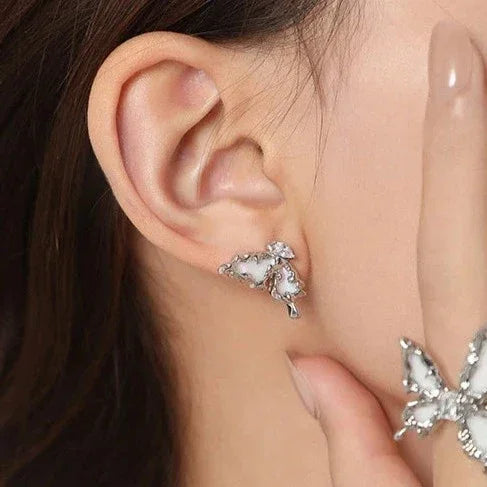 Par de pendientes de mariposa espacial