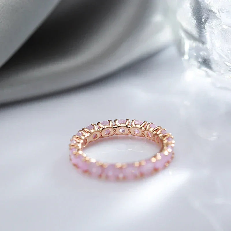 Anel Dourado Cravejado com Cristais de Zircônia – Estilo marcante e confortável - Sundian