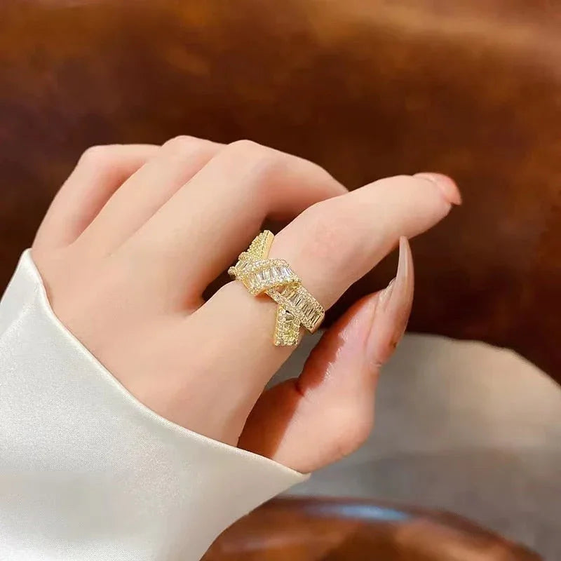 Anel Celeste de Cristais 18K - Sundian