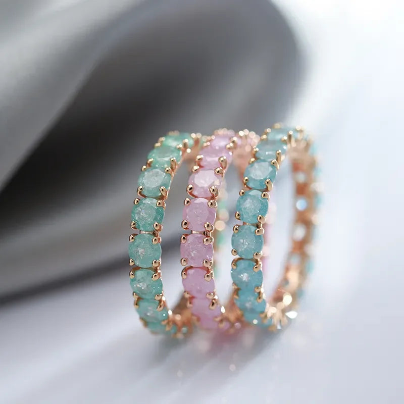 Anel Dourado Cravejado com Cristais de Zircônia – Estilo marcante e confortável - Sundian