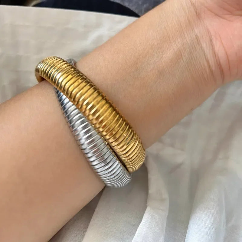Bracelete Luxuoso Cairo – Elegância e conforto para o dia a dia