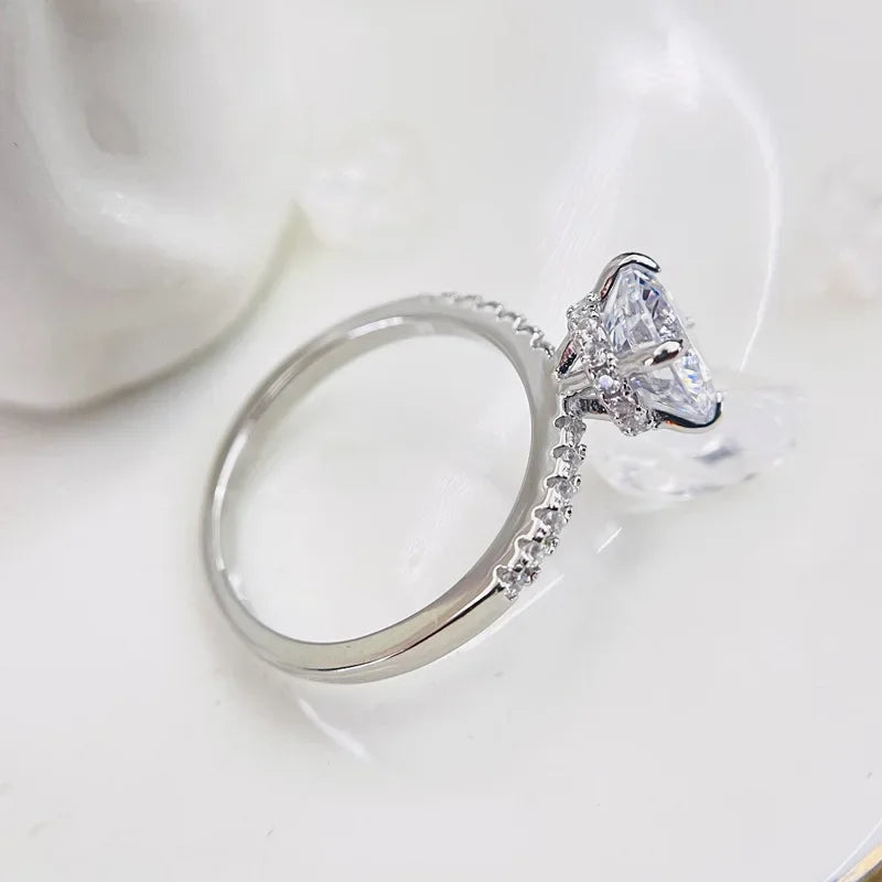Anel Cravejado de Zircônia Prata – Elegância e conforto para o dia a dia - Sundian