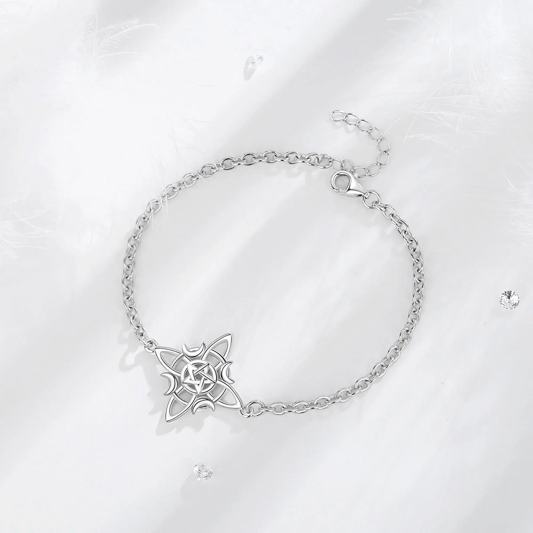 Pulsera ajustable con nudo Wicca en plata 925