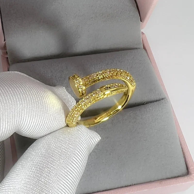 Anel Ajustável Cravejado com Zircônia – Versátil, leve e muito estiloso - Sundian
