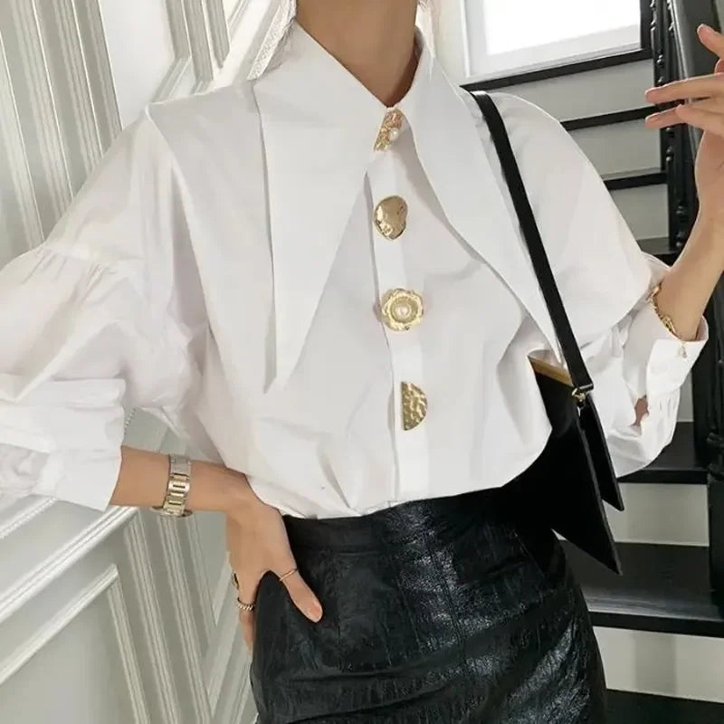 Foster Shirt – Charm and lightness in one look