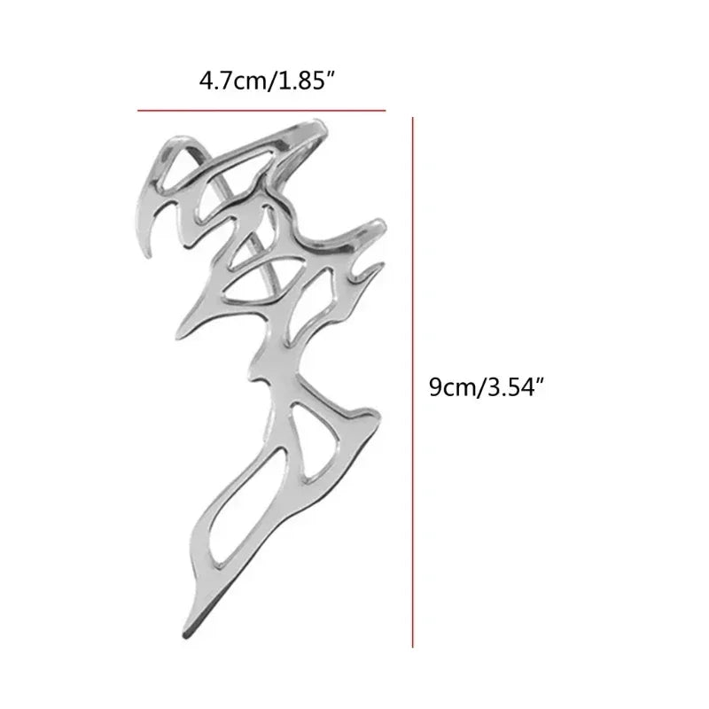 Pendiente protector de orejas de plata líquida