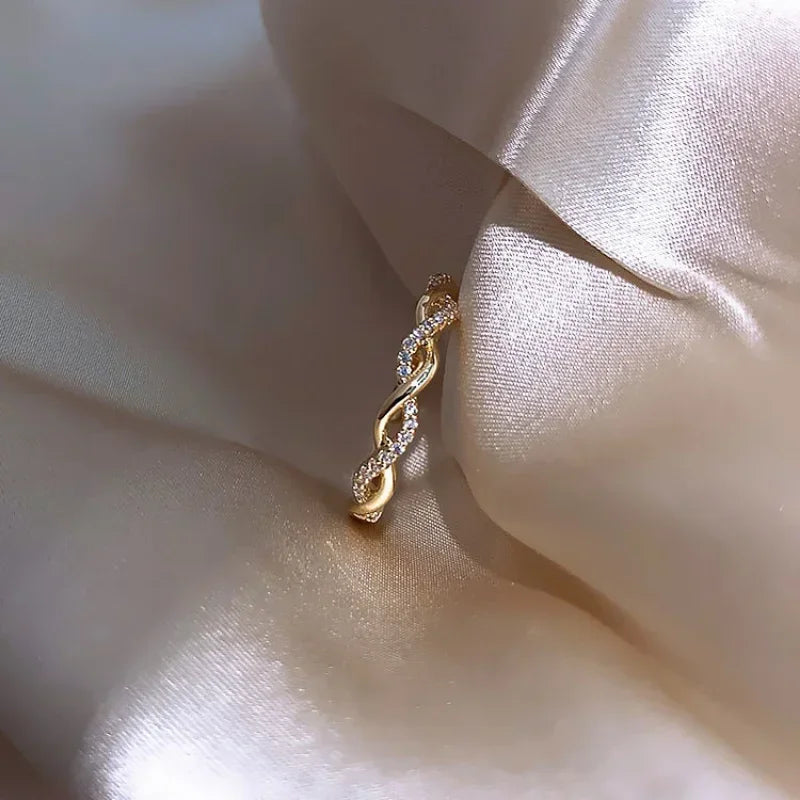 Anel Luxury Ouro cravejado com Zircônia – Visual encantador para brilhar - Sundian