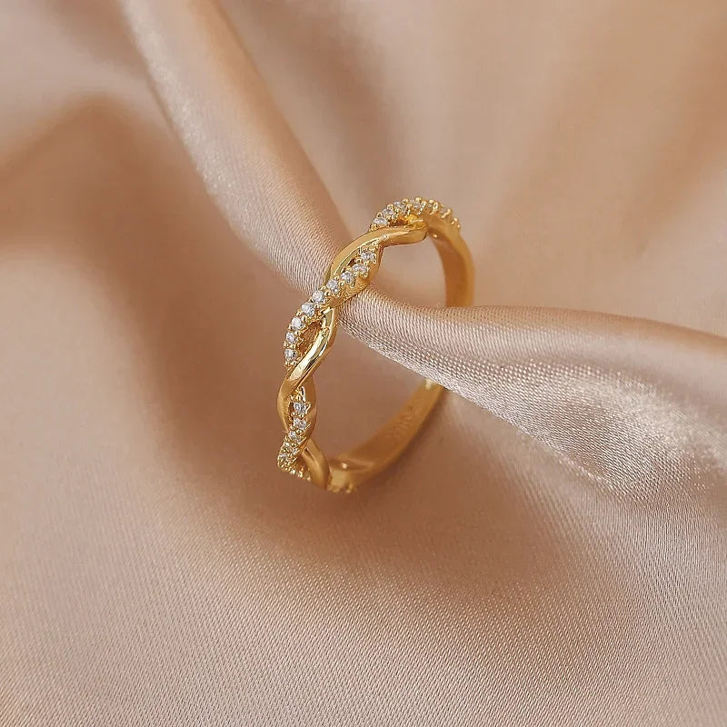 Anel Luxury Ouro cravejado com Zircônia – Visual encantador para brilhar - Sundian