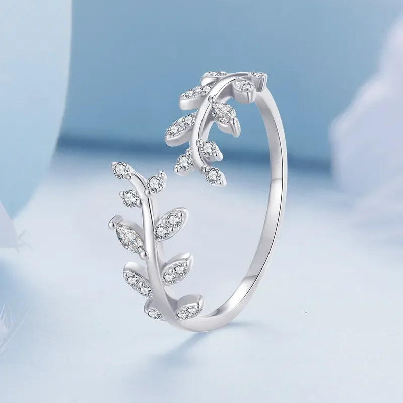 Anel Grécia Ajustável Cravejado com Zircônia – Versátil, leve e muito estiloso - Sundian