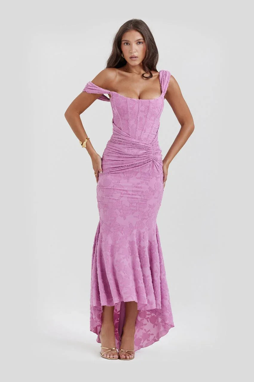 Pink Emanuela Dress – Charm and lightness in one look