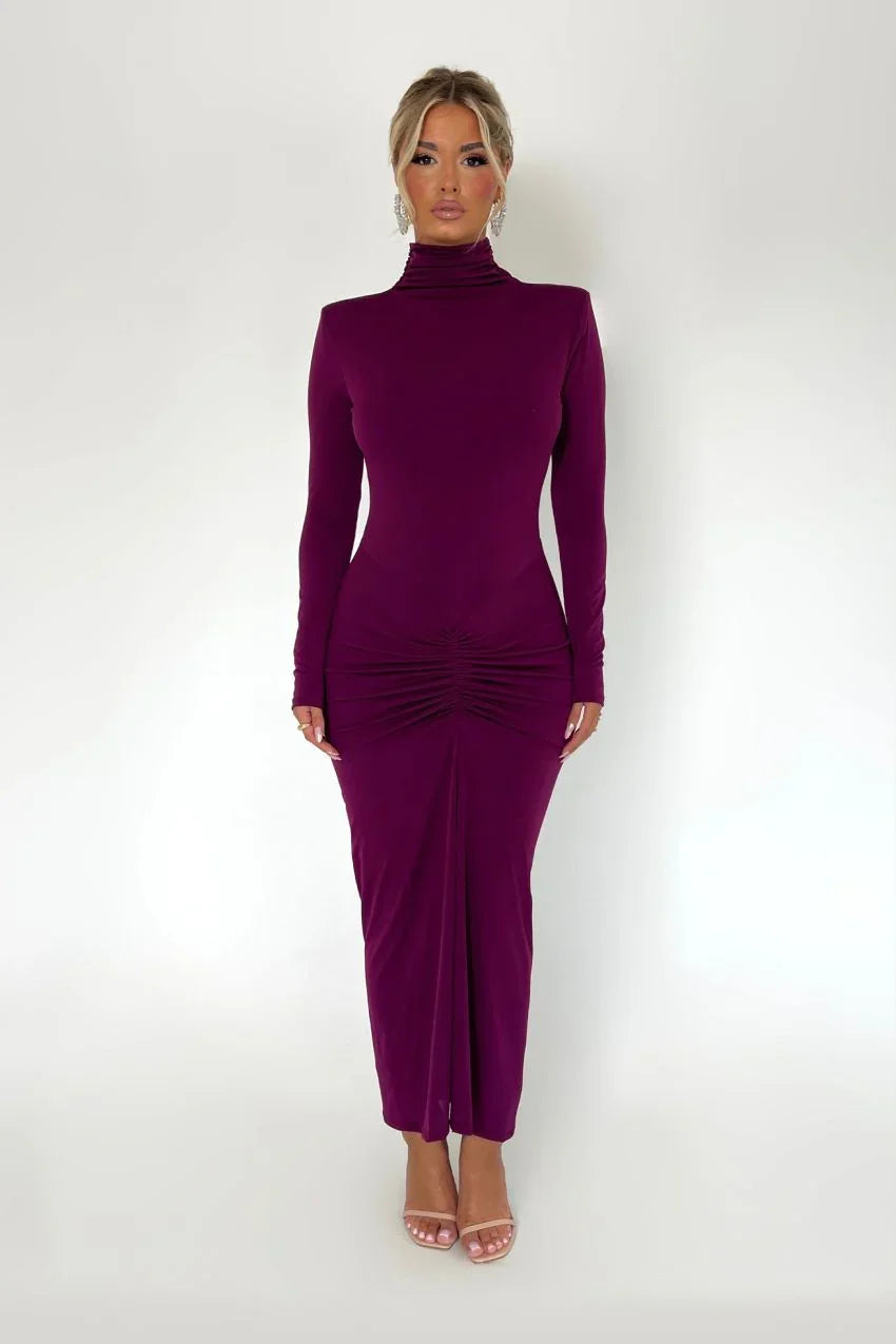 Vestido Vinho Valentina – Design moderno com toque clássico
