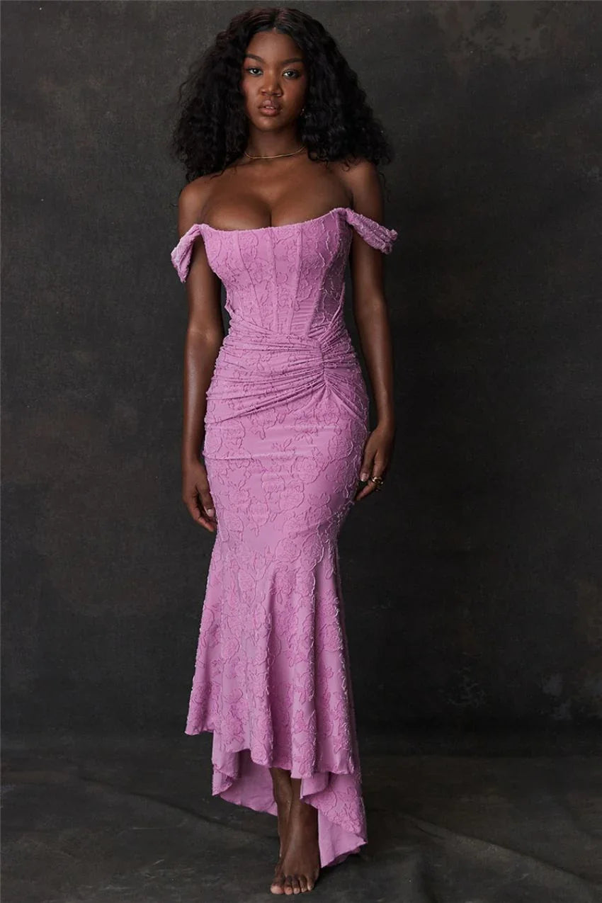 Pink Emanuela Dress – Charm and lightness in one look
