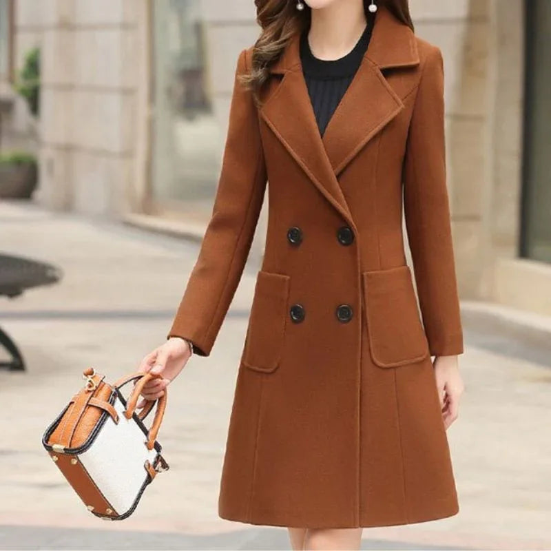 Sobretudo Allie – Charme e leveza em um só look