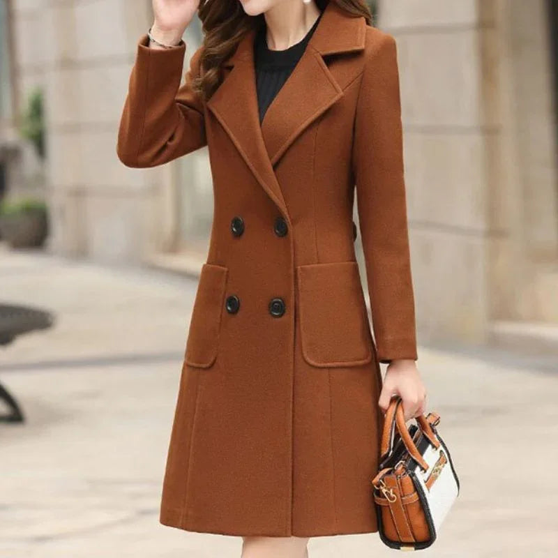 Sobretudo Allie – Charme e leveza em um só look