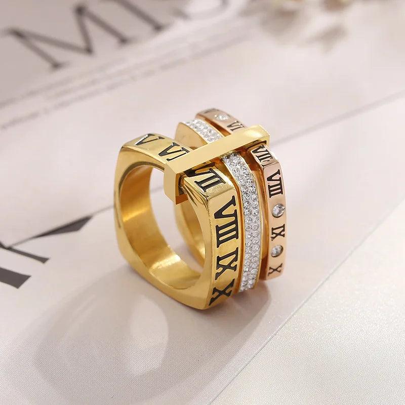 Anel Triplo Romano Quadrado com Cristais Banhado a Ouro 18k - Sundian