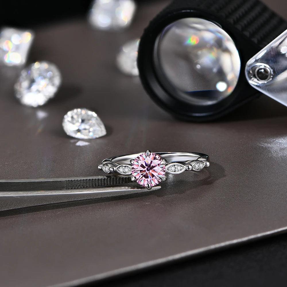 Anel Moissanite Pedra Rosa Banhado a Ouro Branco 18k - Sundian