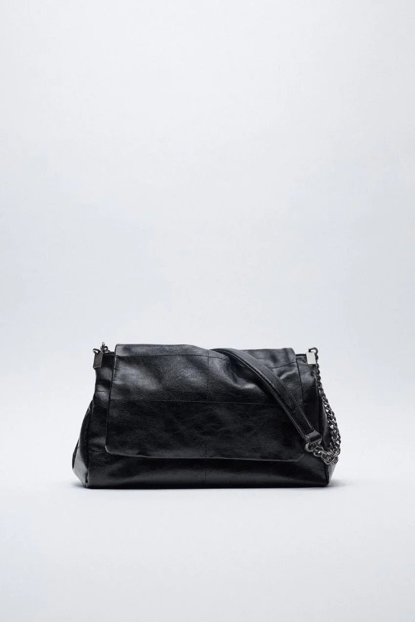 Bolsa Tiracolo com Correntes – Design moderno com toque clássico