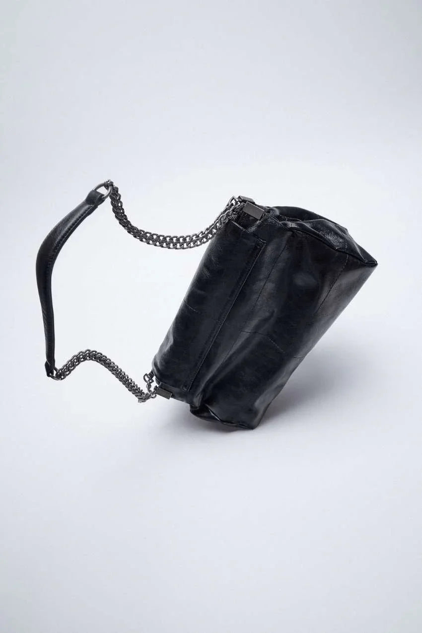 Bolsa Tiracolo com Correntes – Design moderno com toque clássico