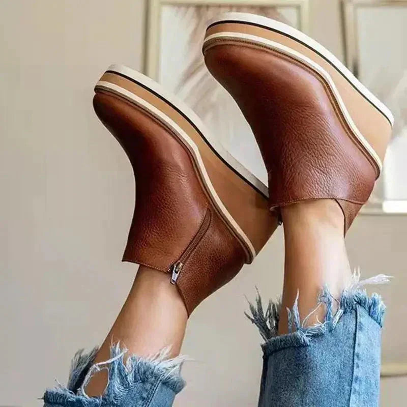 Bota Feminina Cano Curto Anabela – Charme e leveza em um só look