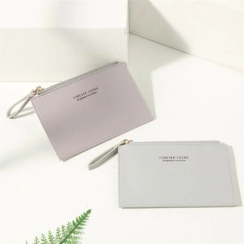 Small Women's Wallet with Zipper – Modern design with a classic touch