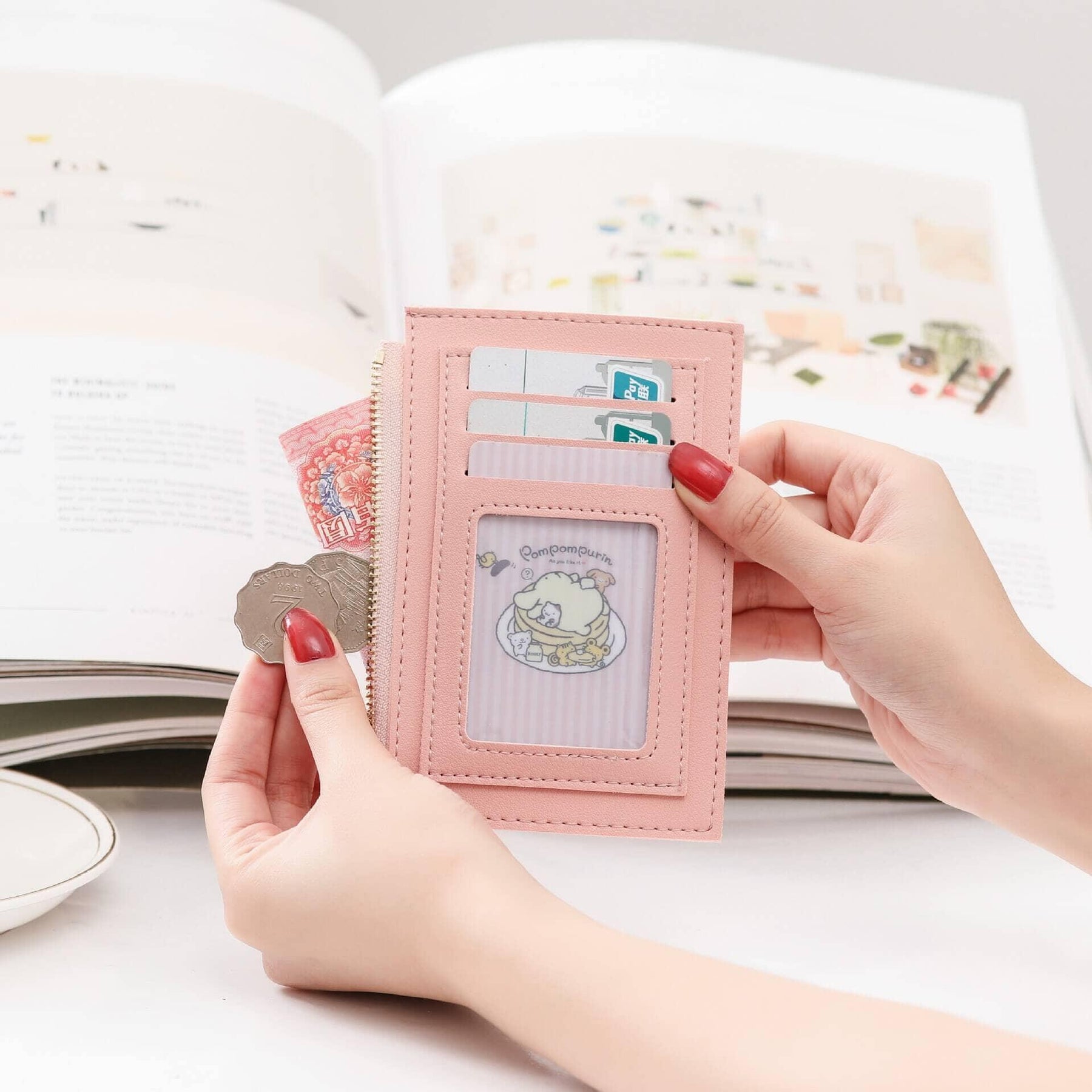 Small Women's Wallet with Zipper – Modern design with a classic touch