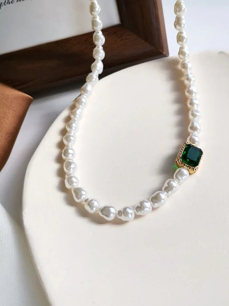 Colar Esmeralda e Pérolas