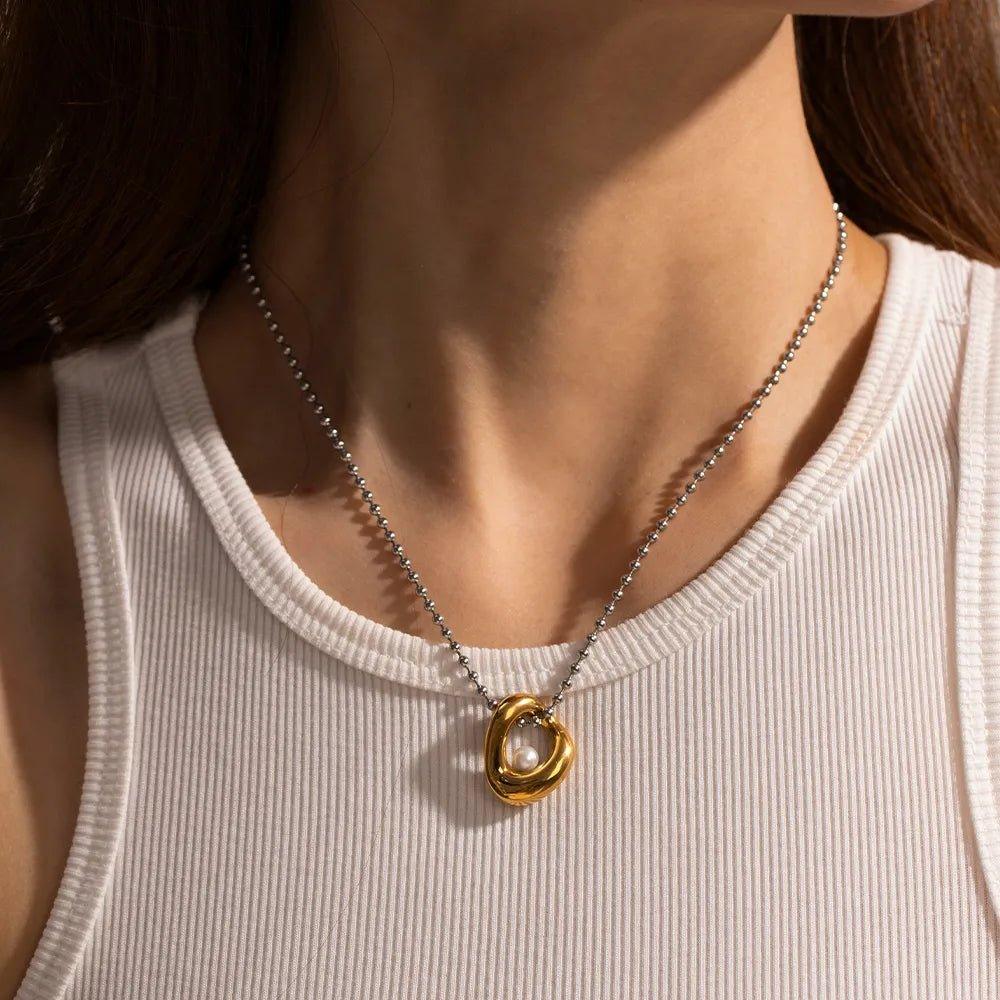 Colar com Pingente Pérola Central Banhado a Ouro 18k - Sundian - Sundian