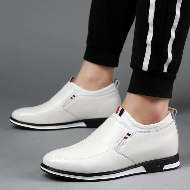 Zapatos de hombre elegantes: un look encantador para brillar