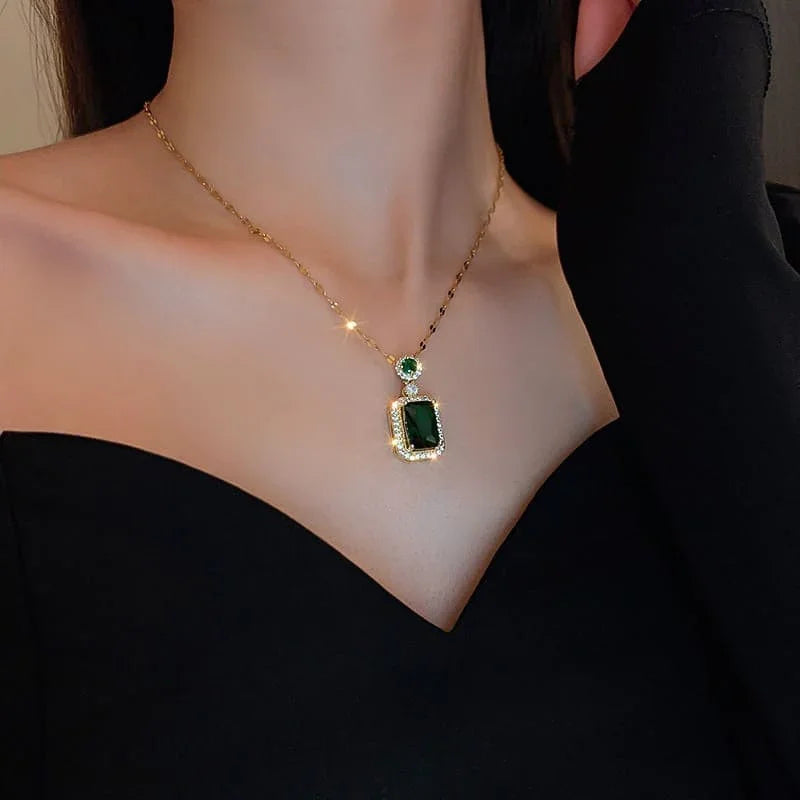 Conjunto de Joias 3 Peças Anel Colar e Brincos