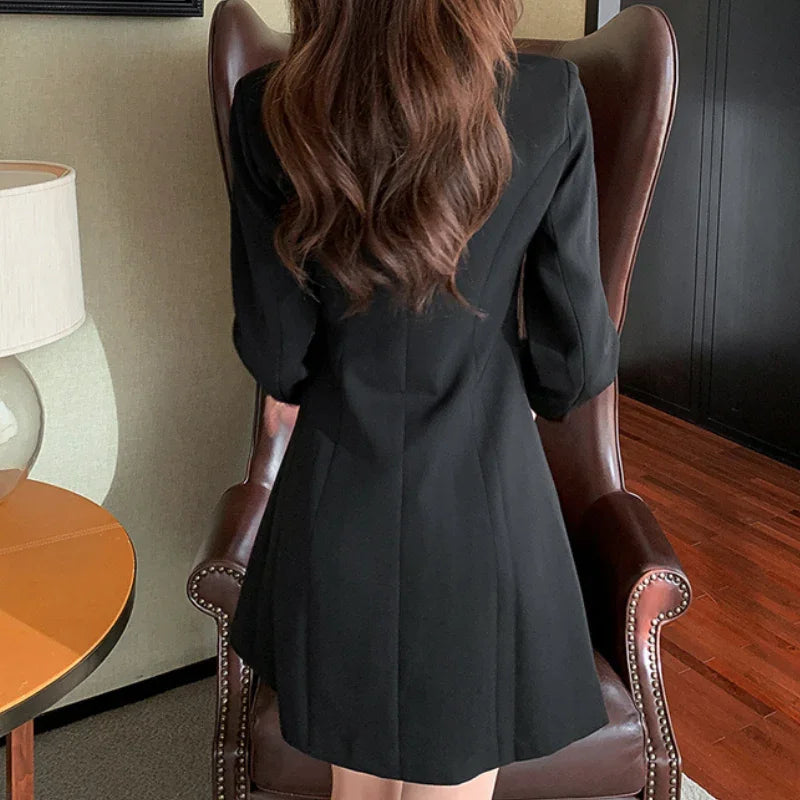 Sobretudo Leslie – Charme e leveza em um só look