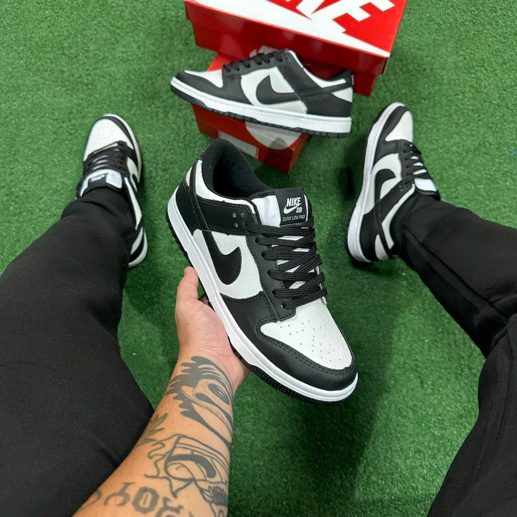 Dunk Low Panda