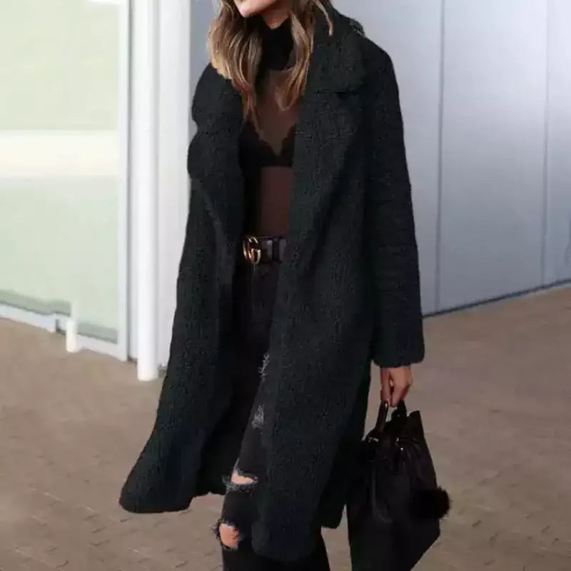 Sobretudo Angelina – Charme e leveza em um só look