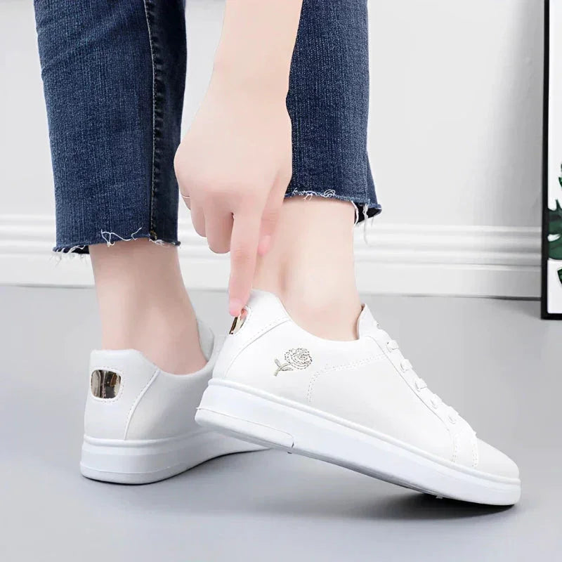 Tênis Branco Feminino Casual Rose – Toque suave e visual encantador