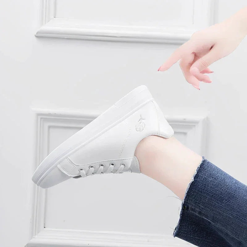 Tênis Branco Feminino Casual Rose – Toque suave e visual encantador