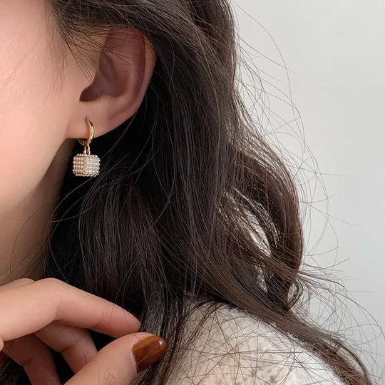 Brinco Quadrado com Pérola Banhado a Ouro 18K - Sundian - Sundian