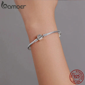 Silver Bracelet with Simple Clasp – Charm and lightness in one look