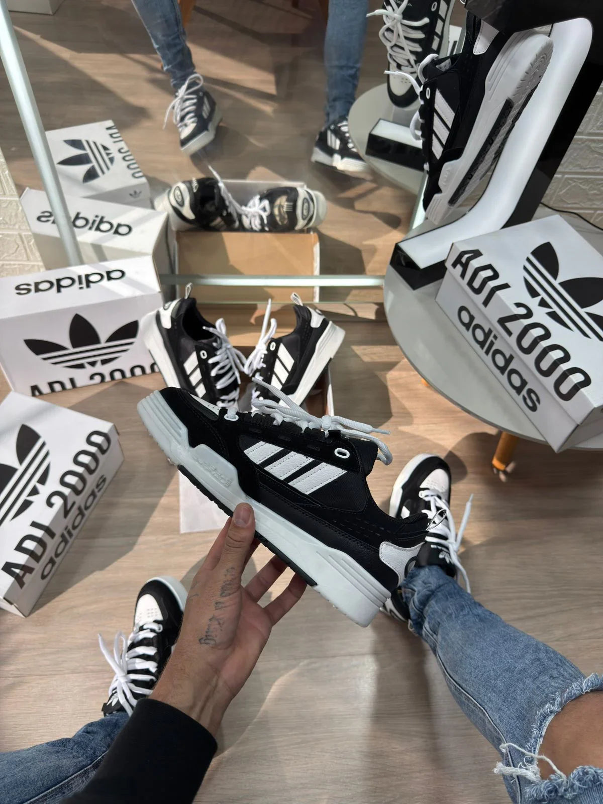 Adidas 2000 Premium Branco e Preto - Sundian