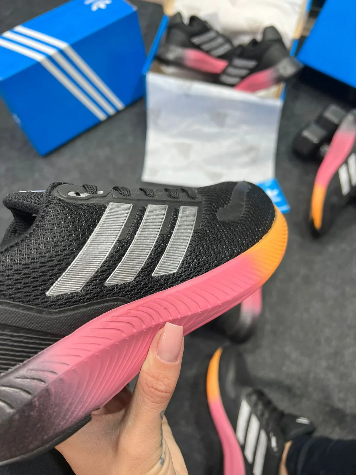 Adidas Falcon Premium Preto com Prata e Rosa - Sundian