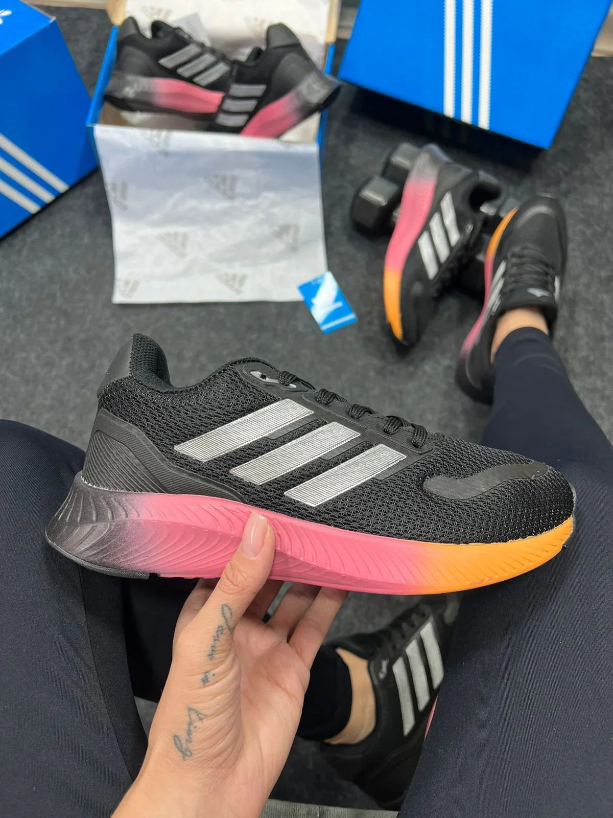 Adidas Falcon Premium Preto com Prata e Rosa - Sundian