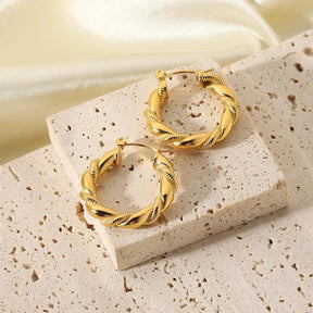 Brinco Argola Traçado Banhado a Ouro 18k - - Sundian - Sundian