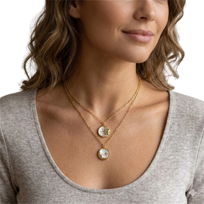 Collar Sol y Luna Premium en Nácar Bañado en Oro