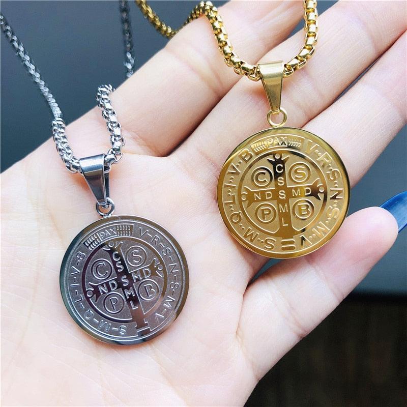 Cadena y colgante de acero - San Benito