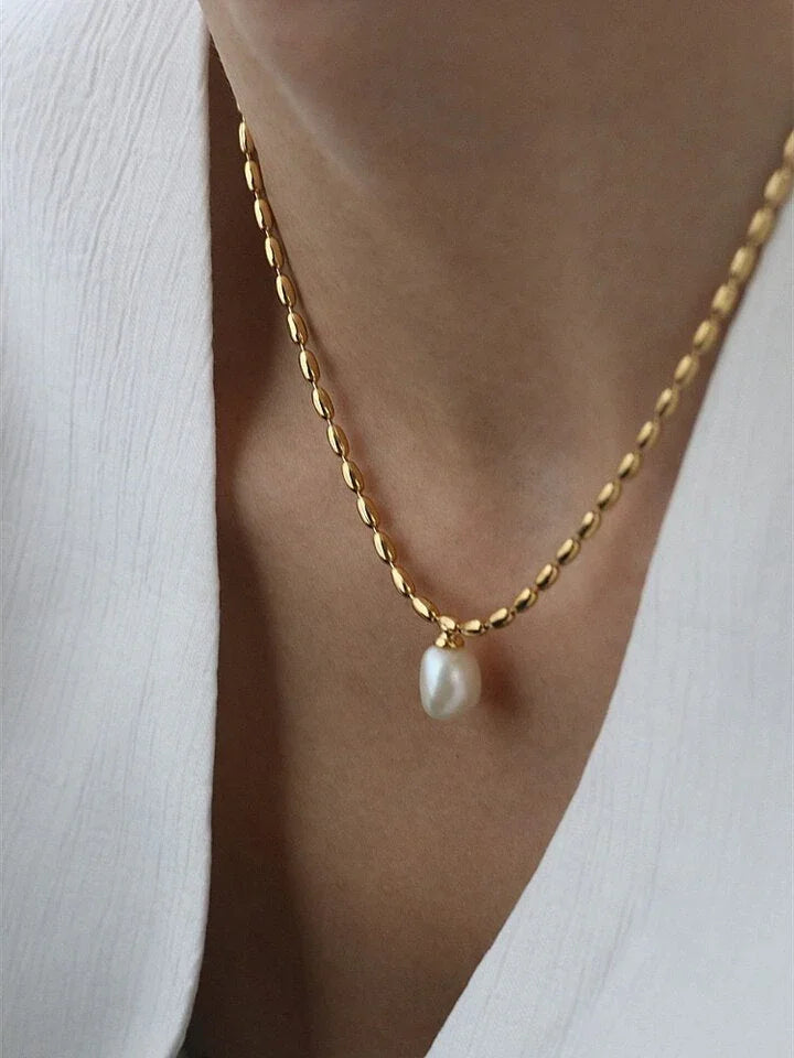Colar de Pérola Solitária e Ouro 18K