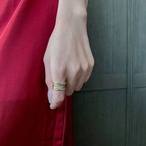 Anel Camelia com Cristais e Banhado 18K - Sundian